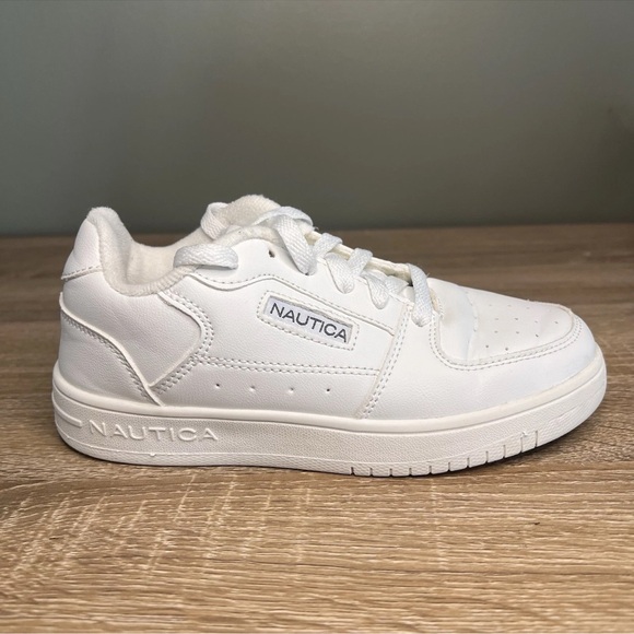 Nautica Kids White Sneakers – Youth Size 2 - Picture 3 of 7